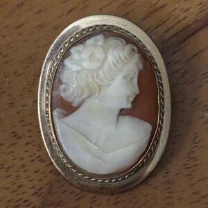 Vintage Gold Filled Cameo Brooch/Pendant